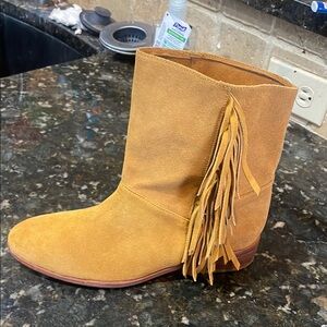 Plomo fringe suede booties! Size 7.5